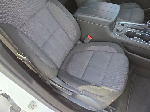 Used 2023 Chevrolet Traverse LT AWD/4WD image 16