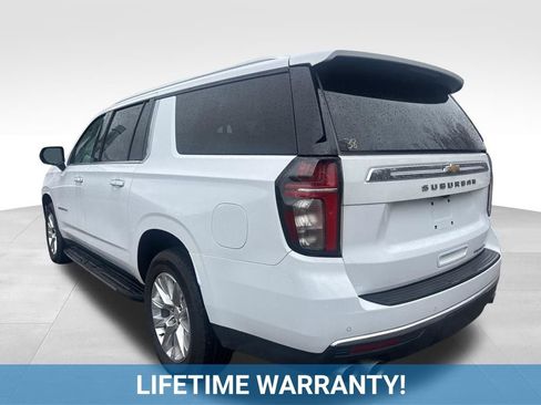 Used 2023 Chevrolet Suburban Premier image 4