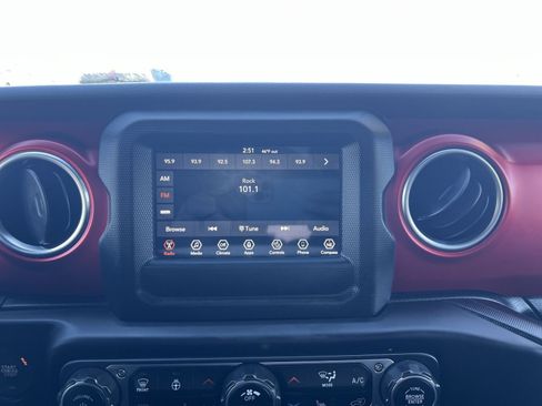 Used 2021 Jeep Wrangler Unlimited Rubicon w/ LED Lighting Group AWD/4WD image 18