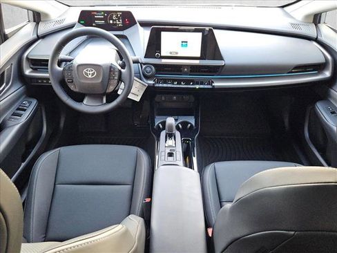 Used 2025 Toyota Prius XLE image 17