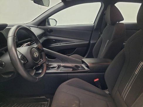 Used 2025 Hyundai Elantra Sport FWD image 17