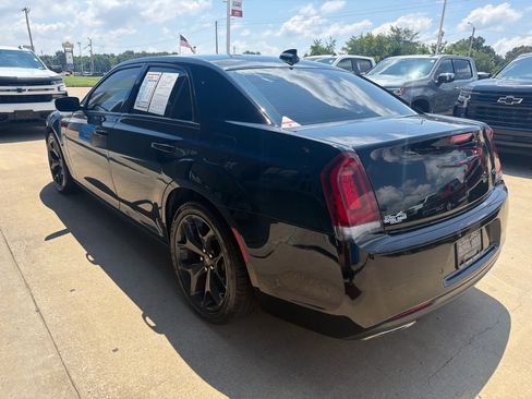 Used 2021 Chrysler 300 S RWD image 4