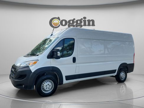 Used 2025 RAM ProMaster 2500 w/ Convenience Group FWD image 1