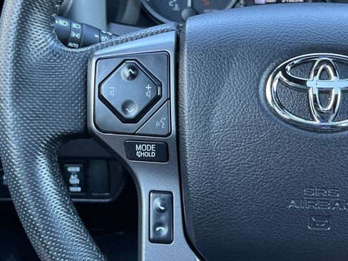 Certified 2022 Toyota Tacoma TRD Off-Road w/ TRD Premium Off Road Package AWD/4WD image 26