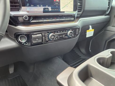 Used 2026 Chevrolet Silverado 1500 LT AWD/4WD image 22