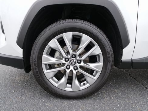 Used 2025 Toyota RAV4 XLE Premium image 13