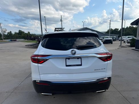 Used 2019 Buick Enclave Essence FWD image 8