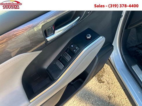 Certified 2022 Toyota Highlander Platinum image 13
