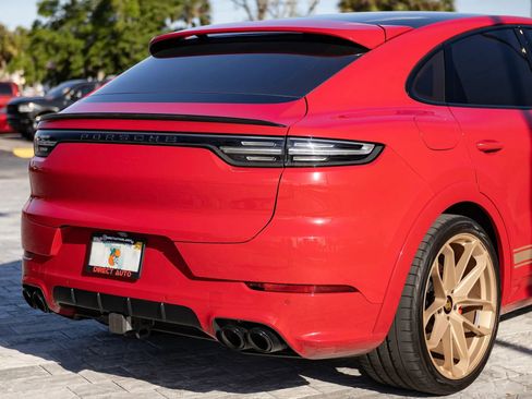 Used 2021 Porsche Cayenne GTS image 17