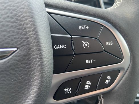 New 2026 Chrysler Pacifica Select image 17