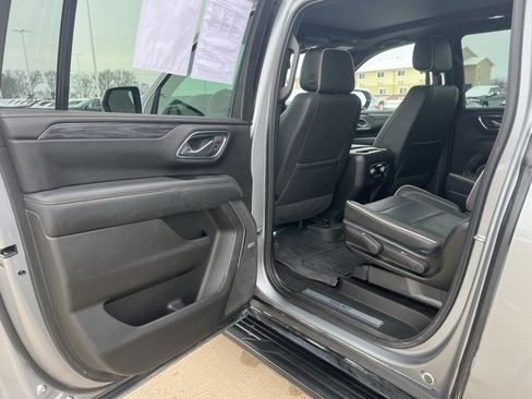 Used 2023 GMC Yukon XL SLT image 33