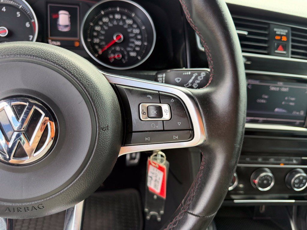 Used 2015 Volkswagen Golf 4-Door FWD image 19
