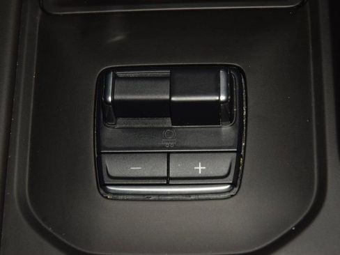 Used 2023 GMC Sierra 1500 Denali Ultimate image 35