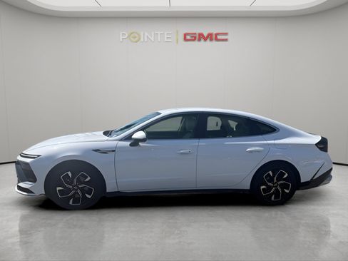 Used 2025 Hyundai Sonata SEL FWD image 6