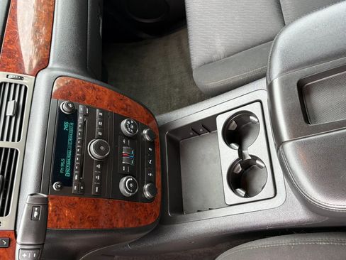 Used 2014 Chevrolet Suburban LS w/ All-Star Edition AWD/4WD image 20