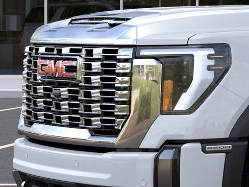 New 2026 GMC Sierra 2500 Denali w/ Denali Reserve Package AWD/4WD image 13