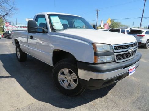 Used 2006 Chevrolet Silverado 1500 W/T AWD/4WD image 4