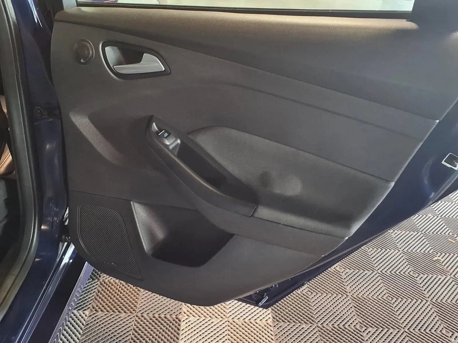 Used 2017 Ford Focus ST w/ Equipment Group 401A FWD image 8
