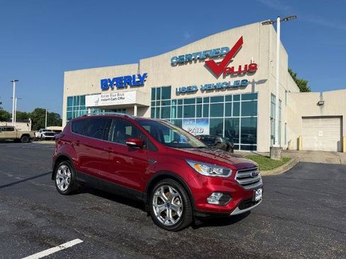 Certified 2019 Ford Escape Titanium FWD image 2