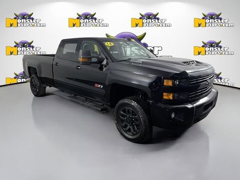Used 2018 Chevrolet Silverado 2500 LT w/ Midnight Edition AWD/4WD image 3