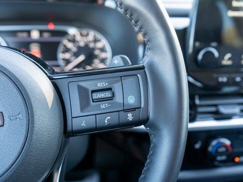 Certified 2025 Nissan Pathfinder SL image 26