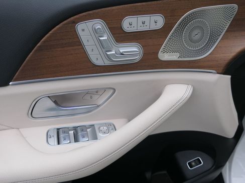 Used 2024 Mercedes-Benz GLE 450 4MATIC image 18