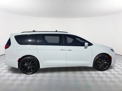 Used 2022 Chrysler Pacifica Touring-L w/ S Appearance Package