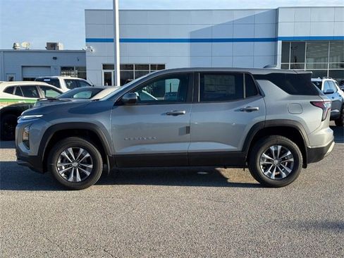 New 2026 Chevrolet Equinox LT image 2