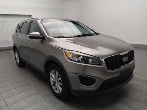Used 2017 Kia Sorento LX image 13