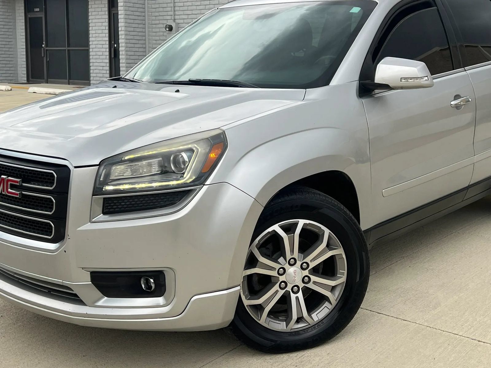 Used 2015 GMC Acadia SLT AWD/4WD image 3