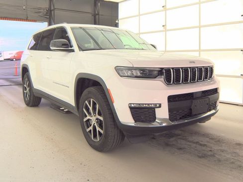 Certified 2024 Jeep Grand Cherokee L Limited w/ Luxury Tech Group II image 1