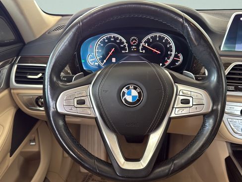 Used 2019 BMW 740i RWD image 27