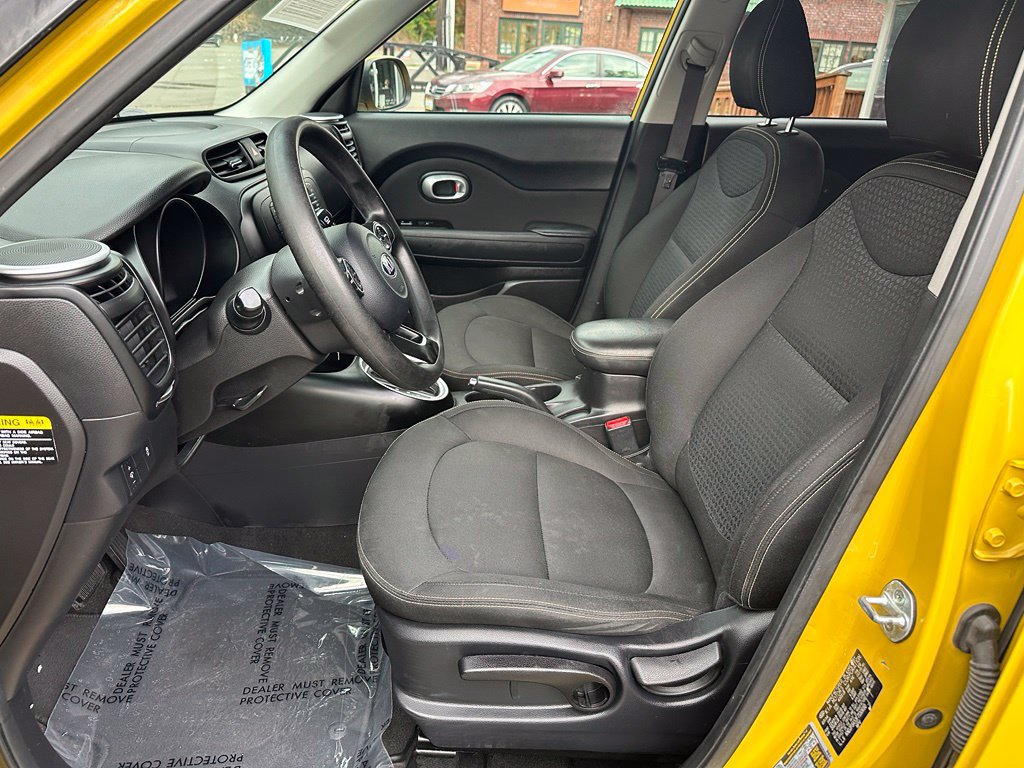 Used 2015 Kia Soul + FWD image 10