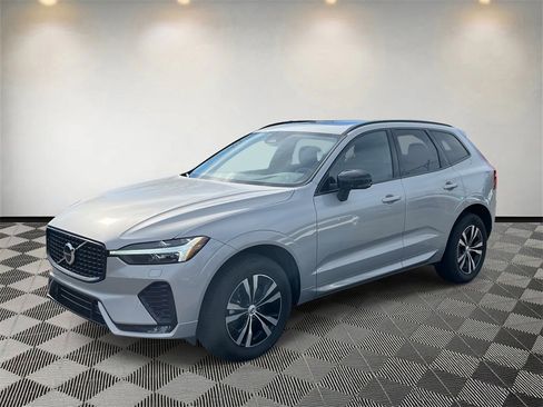 Used 2025 Volvo XC60 B5 Core w/ Climate Package image 7