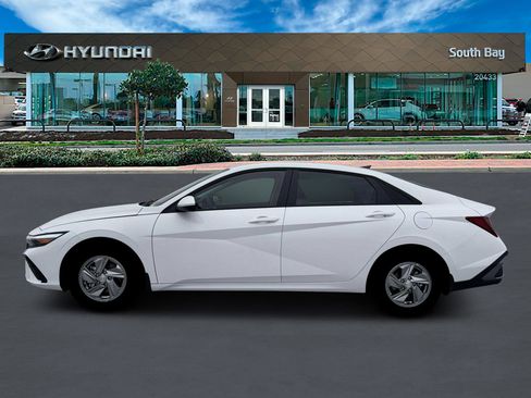 New 2026 Hyundai Elantra SE w/ Cargo Package image 3