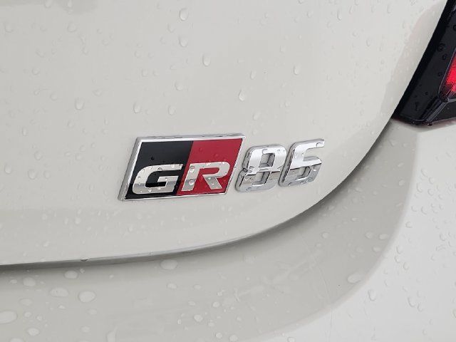 Used 2025 Toyota GR86 Premium RWD image 9