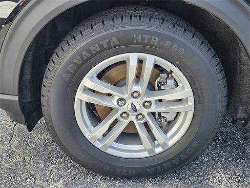 Used 2023 Ford Explorer XLT image 17