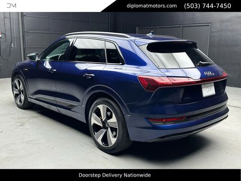 Used 2022 Audi e-tron Premium Plus w/ Premium Plus Package image 5