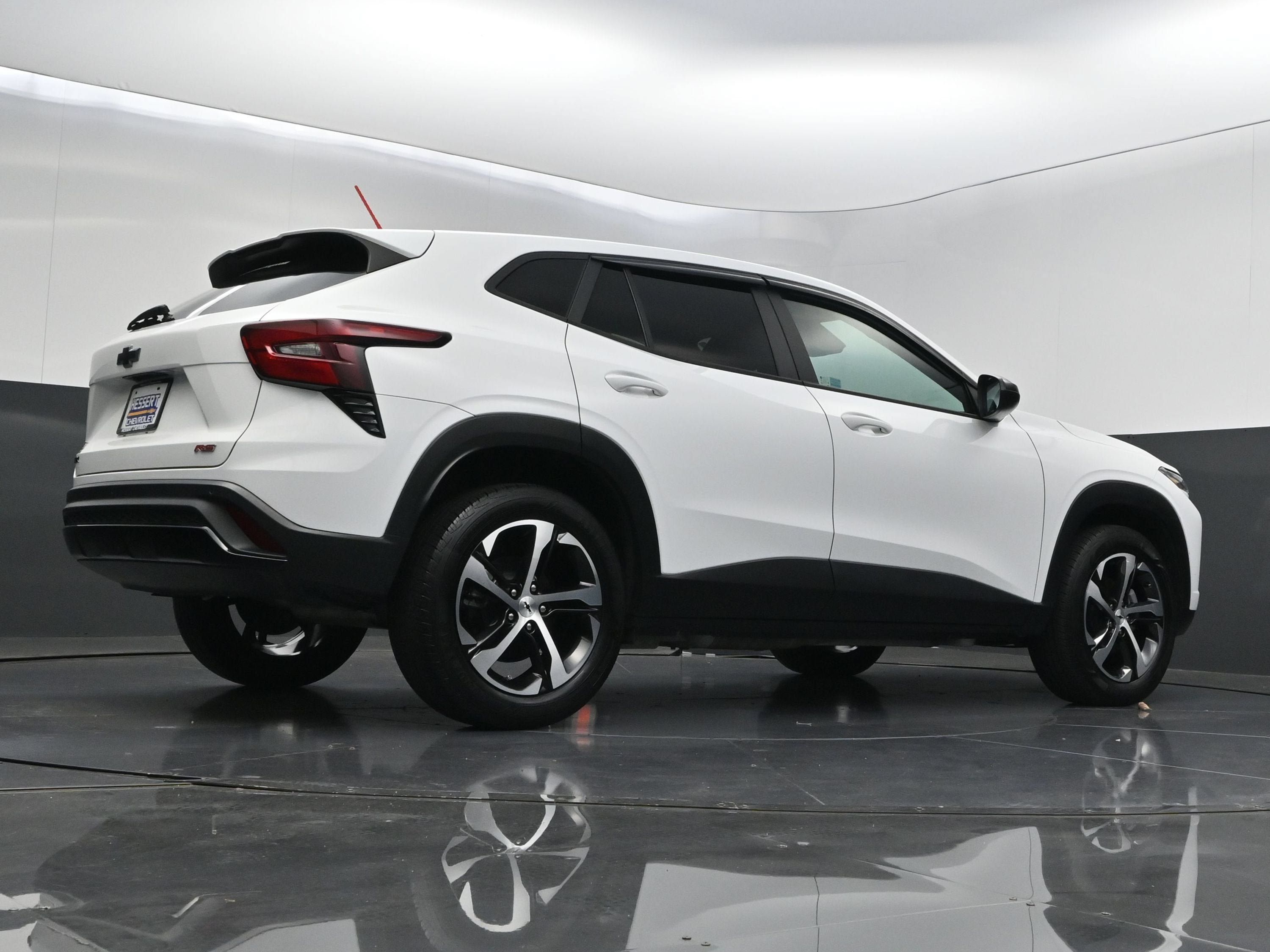 Certified 2024 Chevrolet Trax RS w/ Driver Confidence Package FWD image 40