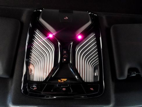 Used 2024 BMW 330i xDrive 330i xDrive image 43