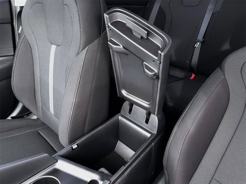 New 2026 Hyundai Elantra SE image 18