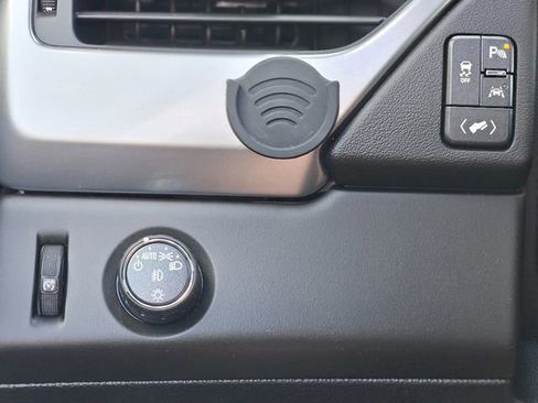 Used 2019 Chevrolet Suburban LT image 20