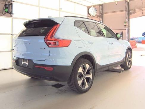 Certified 2025 Volvo XC40 B5 Plus image 4