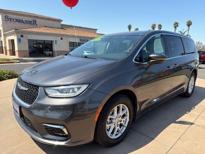 Used 2023 Chrysler Pacifica Touring-L