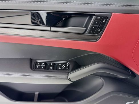 New 2026 Porsche Cayenne GTS image 11