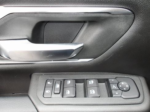 New 2026 RAM 1500 4x4 Crew Cab image 19