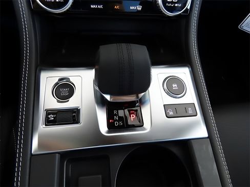 Used 2025 Jaguar F-PACE R-Dynamic S image 36