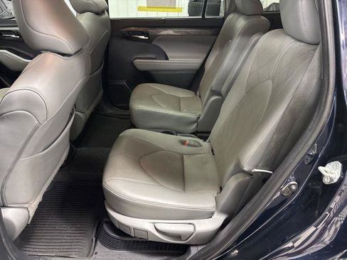 Used 2021 Toyota Highlander Platinum AWD/4WD image 31