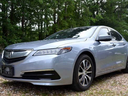 Used 2015 Acura TLX FWD image 2