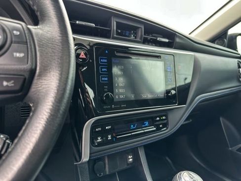 Used 2018 Toyota Corolla SE FWD image 16